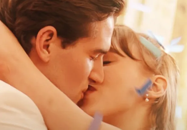 Christmas Homecoming of My Trillionaire Husband-Full Movie
