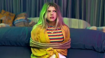 Neela Jolene Wallpaper