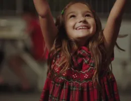 Lauren Jude Rosa Wallpaper