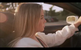 Caroline Anna-Kaye Green Wallpaper