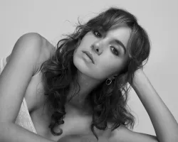 Sara Yigin Wallpaper