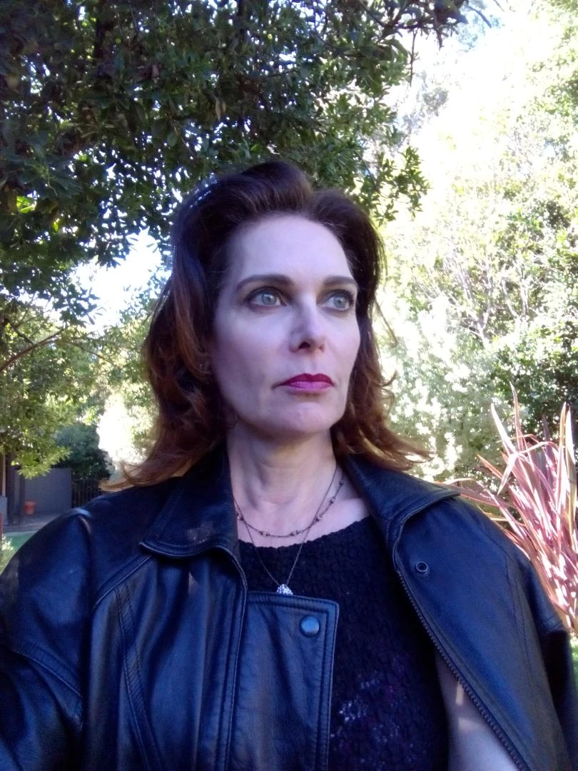 Varda Appleton Wallpaper