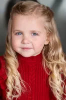 Scarlett Shields Wallpaper