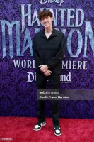 Victor Kallett Wallpaper