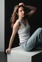 Alona Sigal Wallpaper