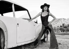 Chaney Belle Wallpaper