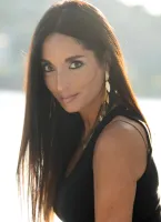 Anna Myrha Wallpaper