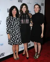 Lisa Robinson Wallpaper