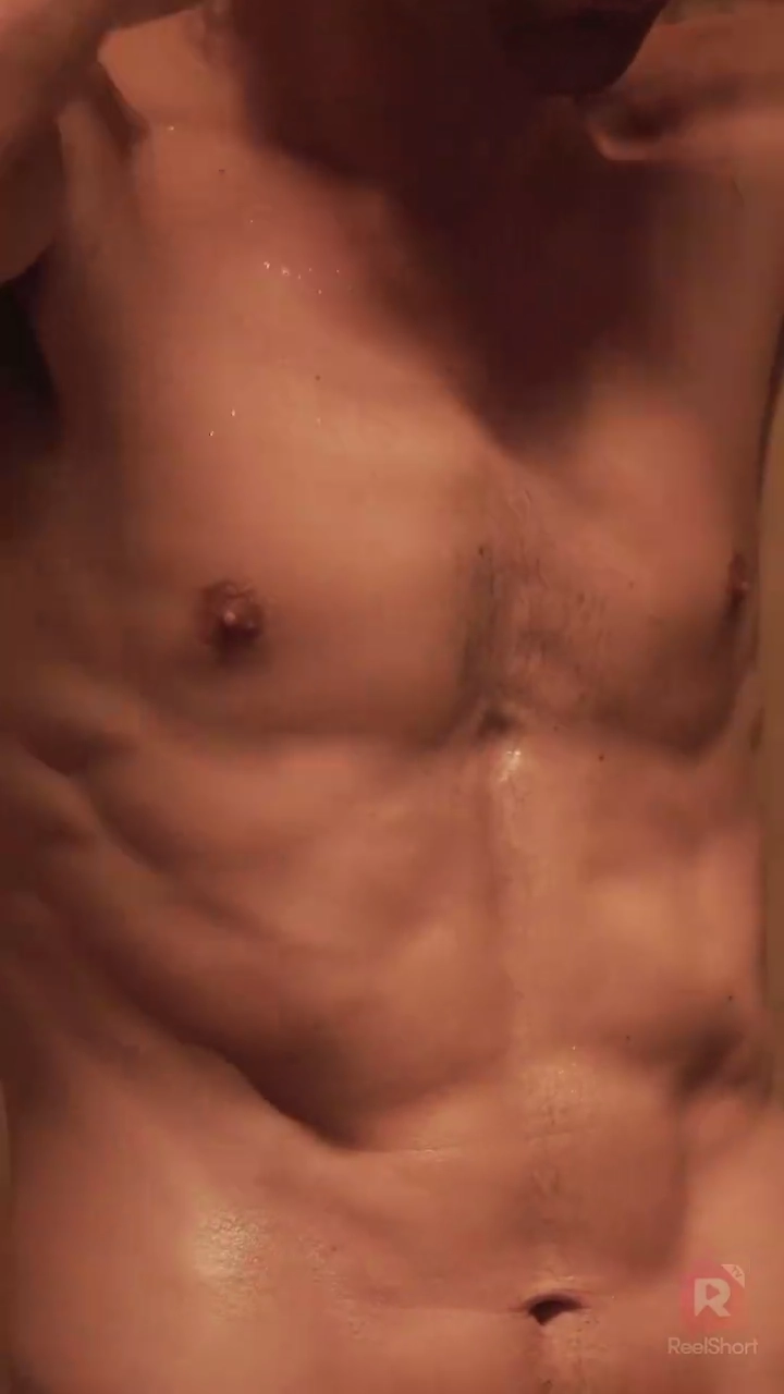 Мальчик по вызову, с которым я познакомилась в Парижефото