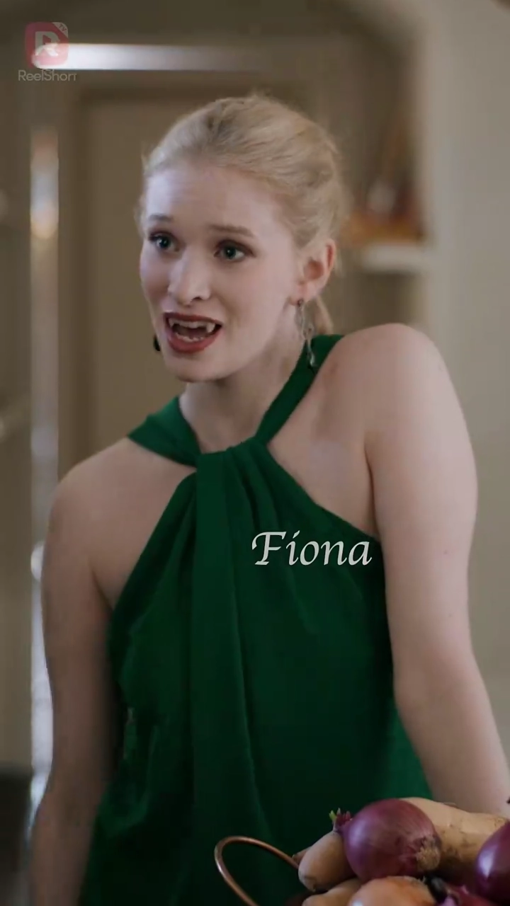 Связана судьбой с вампиромфото