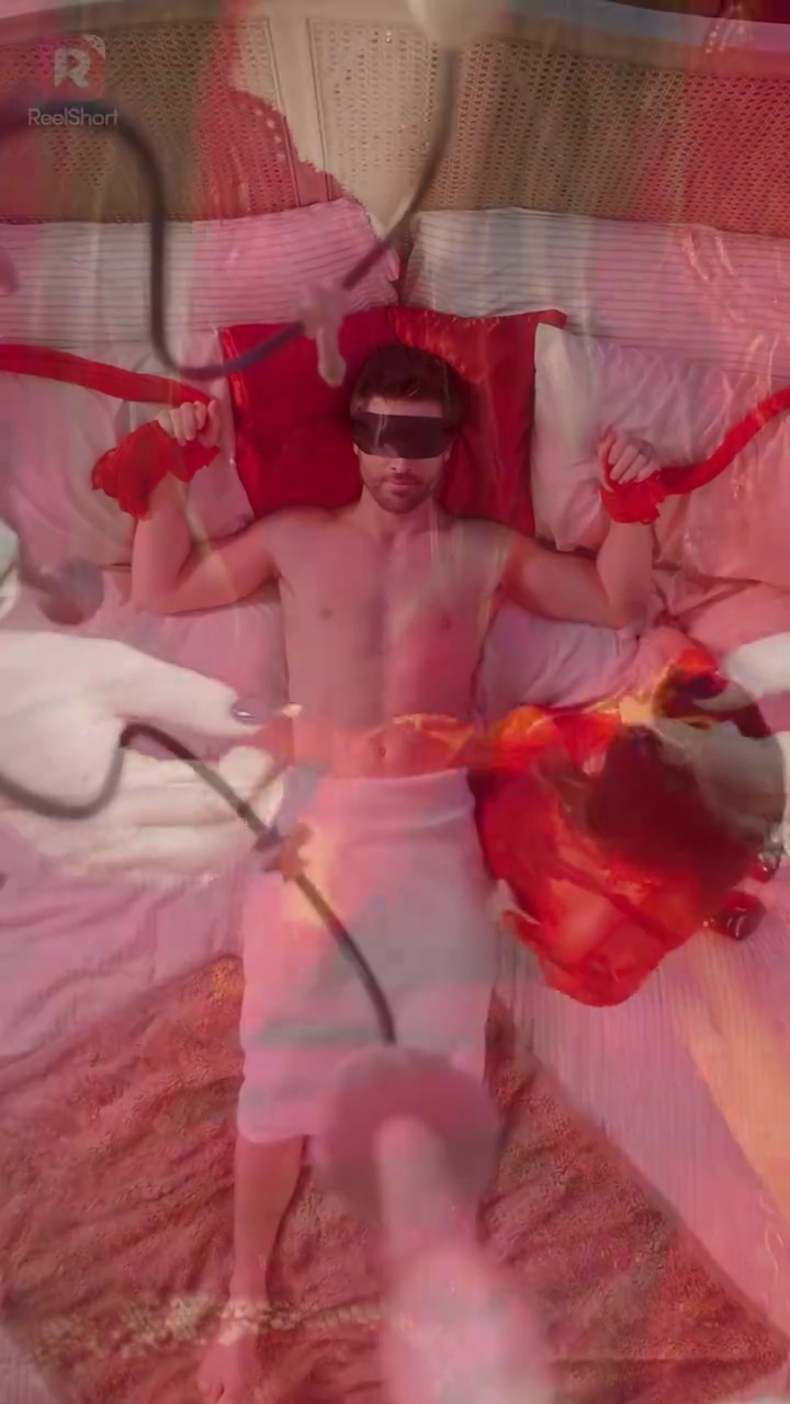 Супер-крёстный: бывшая просит пощадыфото