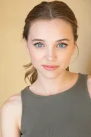 Noémi VanSlyke Wallpaper