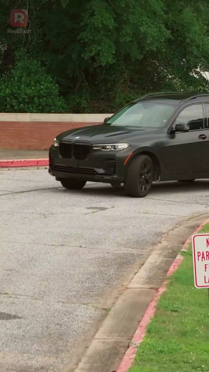 Миллиардер-уборщик возвращается!фото