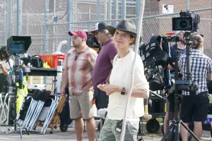 Lisa Robinson Wallpaper