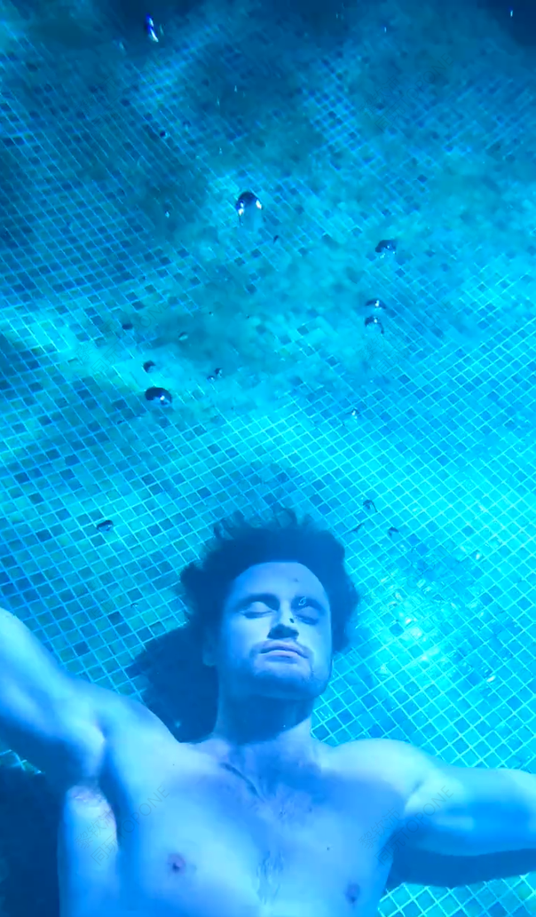 Flash Married To The Billionaire DaddyPhoto