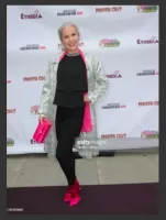 Monique Parent Wallpaper