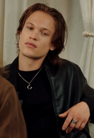 The Billionaire Sex Addict and His Therapist