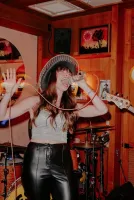 Noelle Harlow Wallpaper