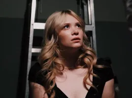 Kyra Wisely Wallpaper