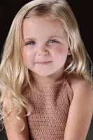 Scarlett Shields Wallpaper