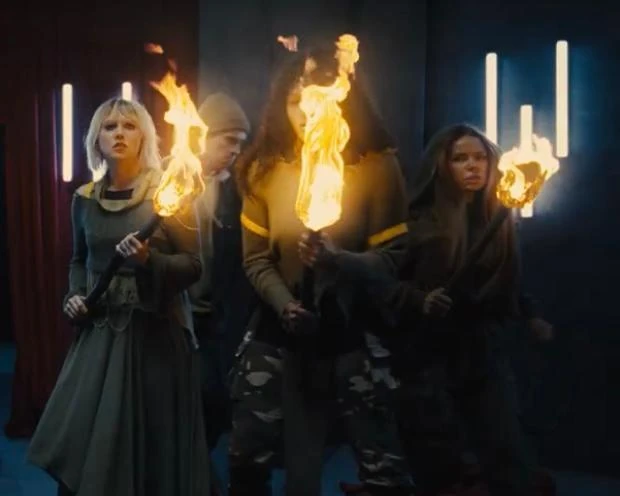 Diana Domna Wallpaper