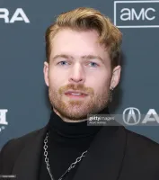 Rhett Wellington Wallpaper