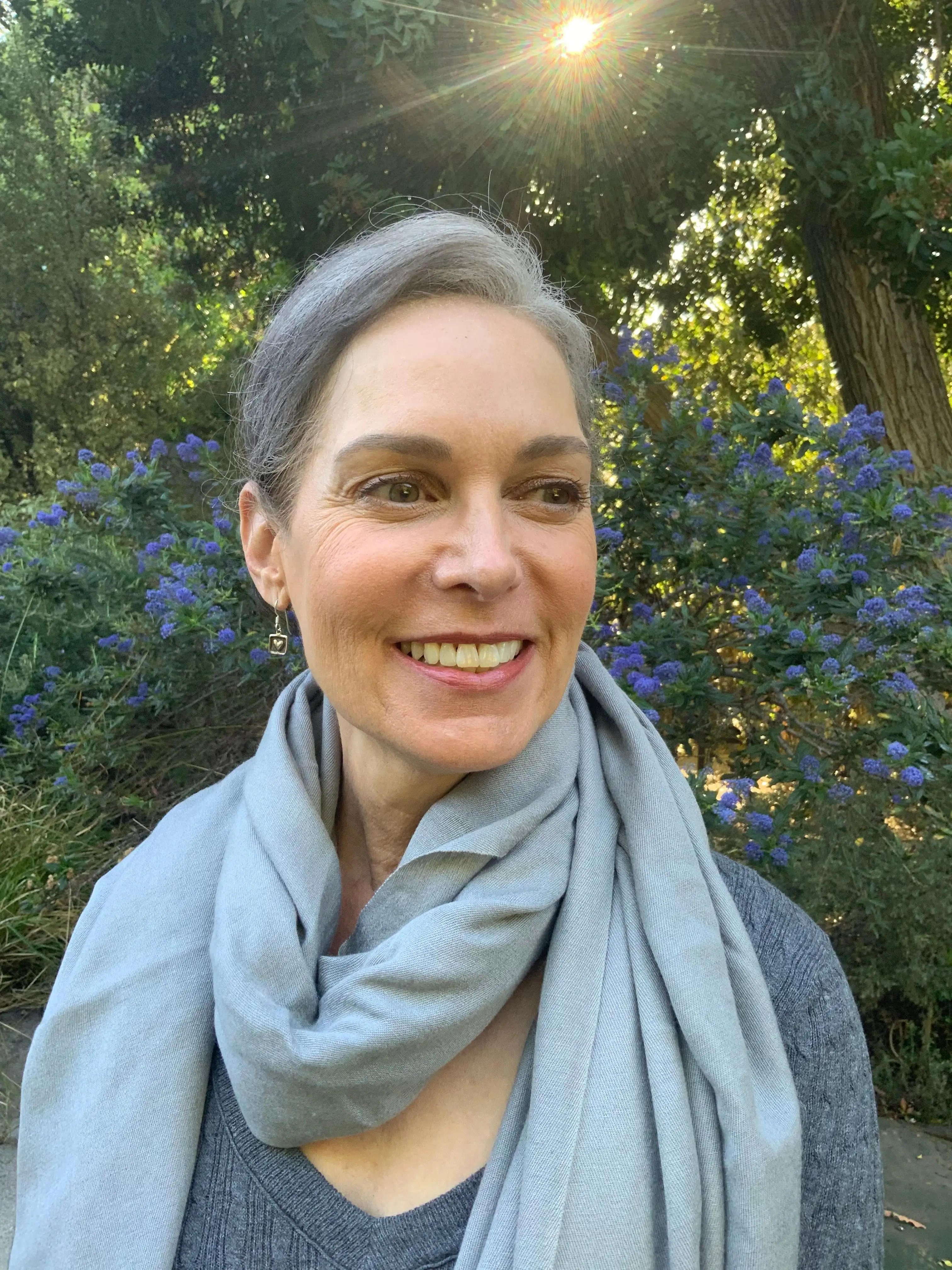 Varda Appleton Wallpaper