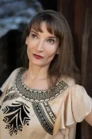 Saskia Baur Wallpaper